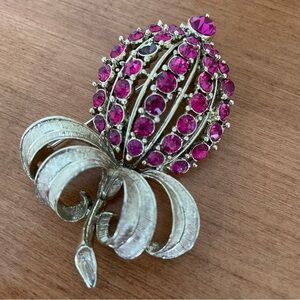 Brilliant flower brooch